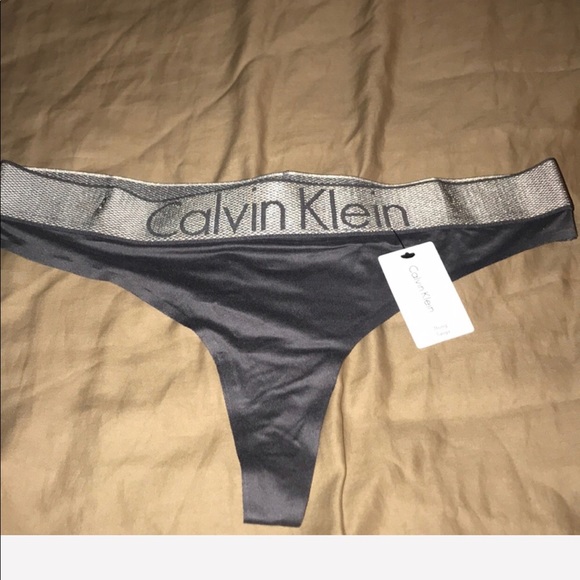 Calvin Klein Other - Calvin Klein Tong